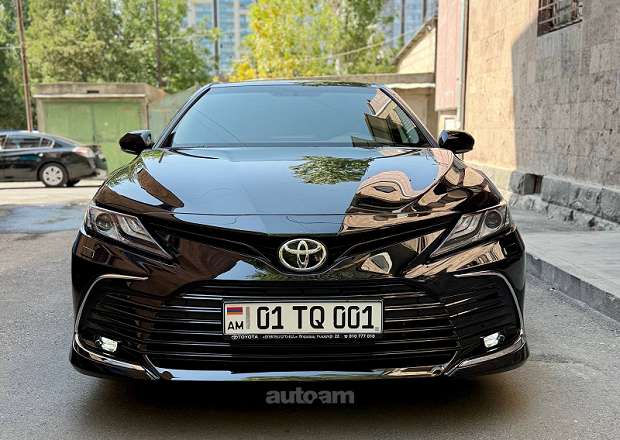 Toyota Camry 2023 — լուսանկար 3