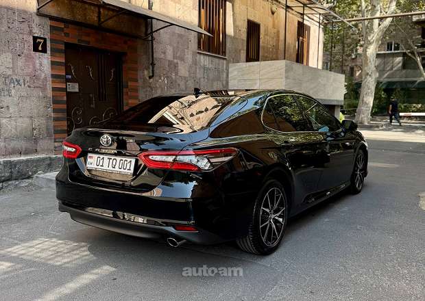 Toyota Camry 2023 — լուսանկար 5