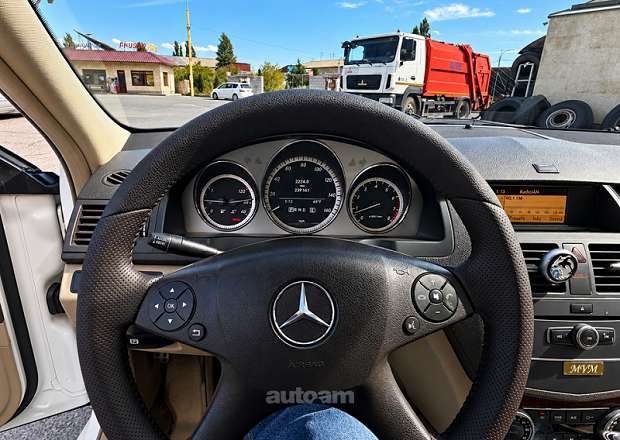 Mercedes-Benz 240
