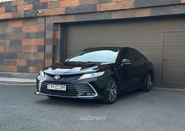Toyota Camry 2022 — photo 3