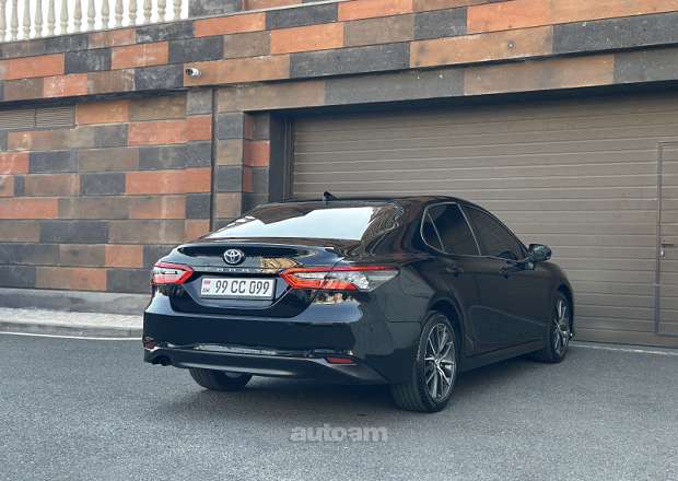 Toyota Camry 2022 — photo 4