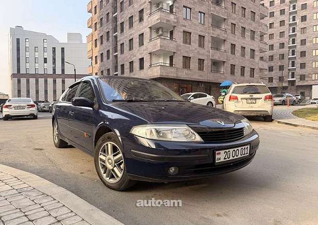Renault Laguna 2002 — լուսանկար 1