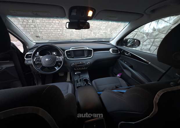 Kia Sorento 2019 — լուսանկար 12
