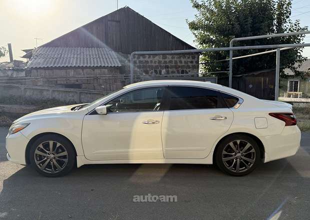 Nissan Altima 2018 — լուսանկար 3