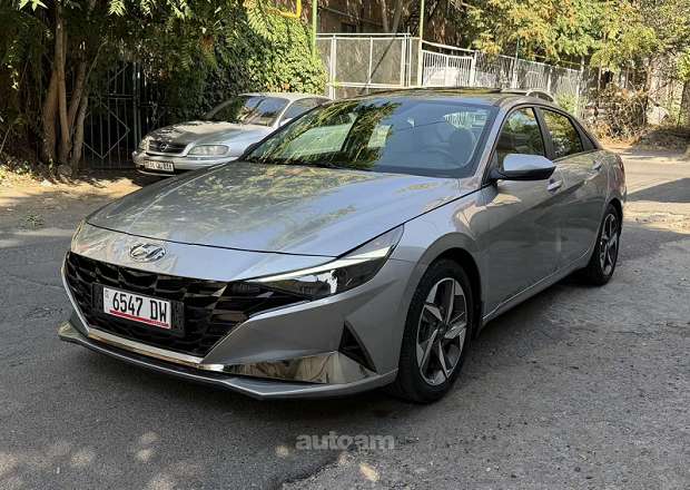 Hyundai Elantra 2022 — photo 3