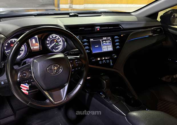 Toyota Camry 2020 — լուսանկար 11