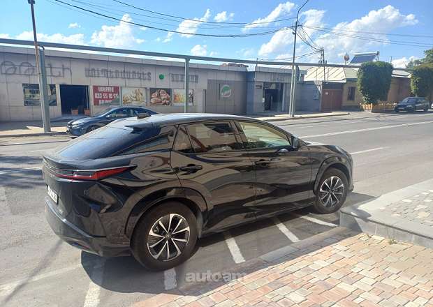 Lexus RZ 450e 2023 — photo 3