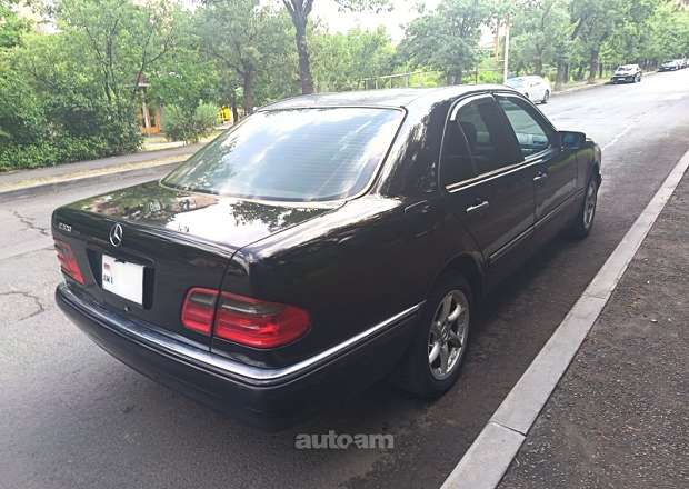 Mercedes-Benz E 320 1999 — լուսանկար 1