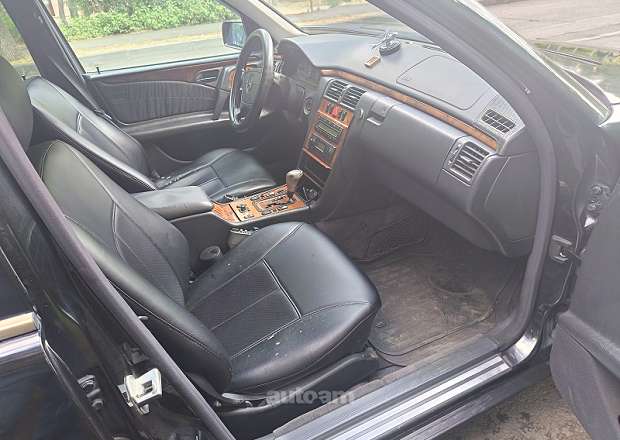 Mercedes-Benz E 320 1999 — լուսանկար 10