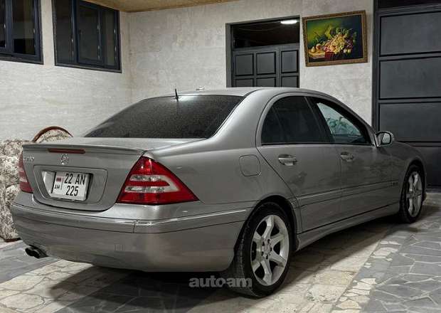 Mercedes-Benz C 230 2006 — լուսանկար 1