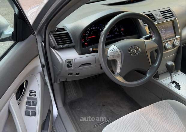 Toyota Camry 2010 — լուսանկար 8