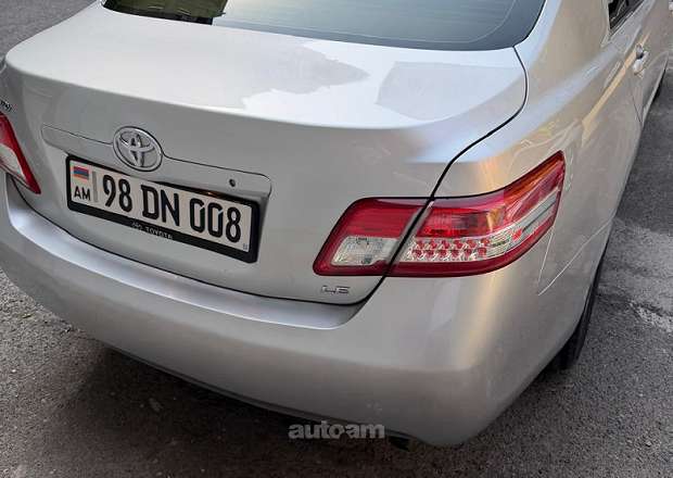 Toyota Camry 2010 — լուսանկար 2