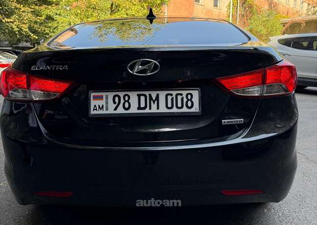 Hyundai Elantra 2011 — photo 3