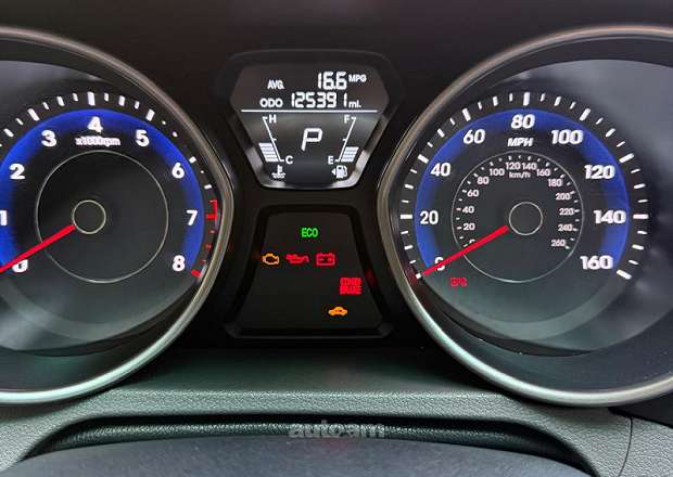 Hyundai Elantra 2011 — photo 7