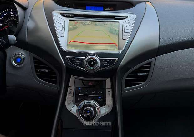 Hyundai Elantra 2011 — photo 8