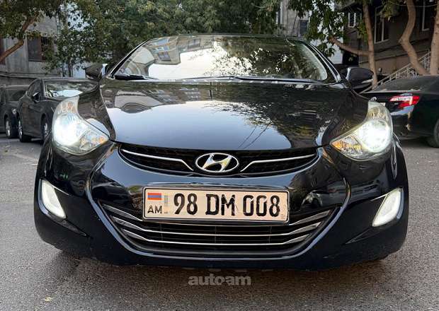 Hyundai Elantra 2011 — photo 1