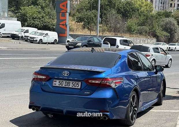 Toyota Camry 2019 — լուսանկար 1