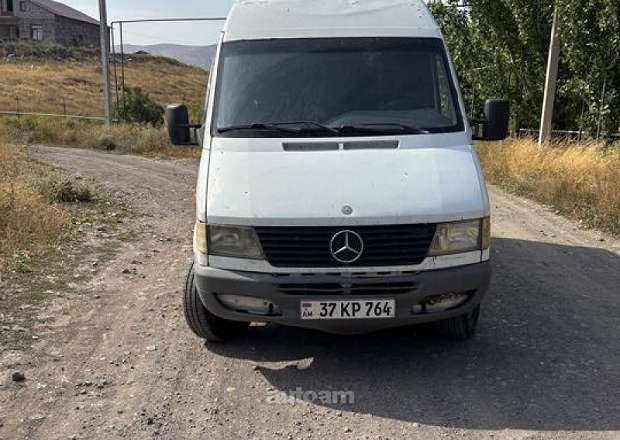 Mercedes-Benz Sprinter 1999 — photo 1