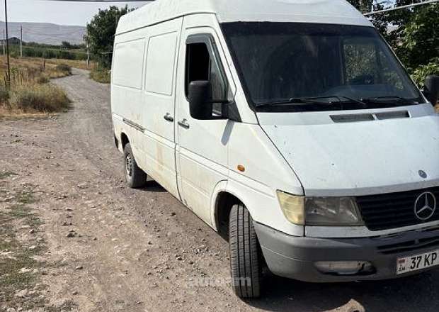 Mercedes-Benz Sprinter 1999 — photo 2