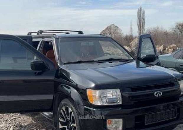 Infiniti QX4 2000 — լուսանկար 1