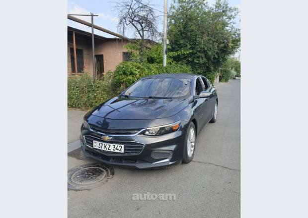 Chevrolet Malibu 2017 — photo 1