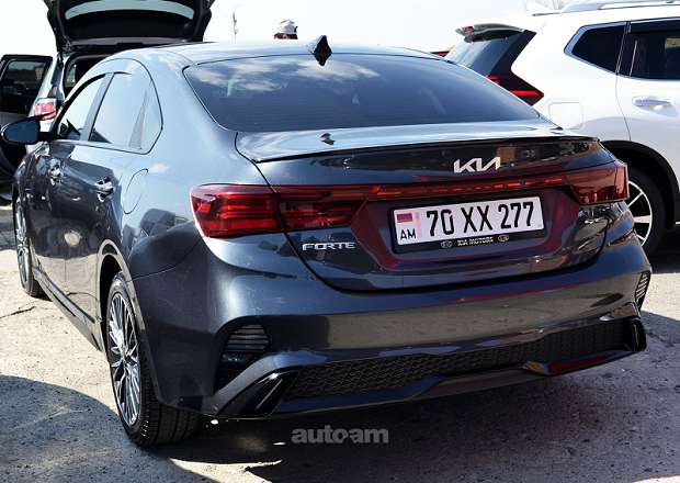 Kia Forte 2022 — լուսանկար 15