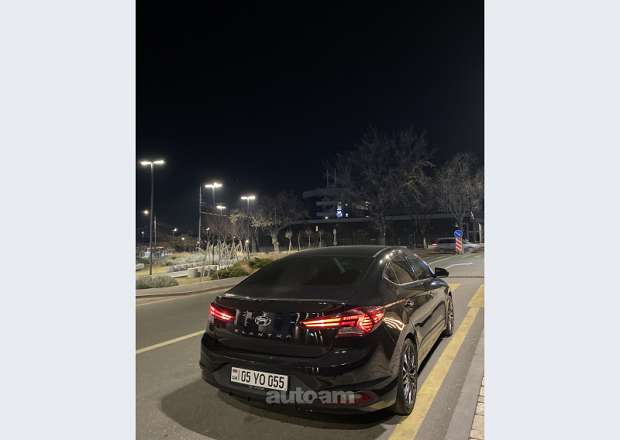 Hyundai Elantra