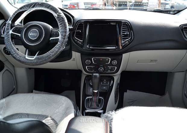 Jeep Compass 2019 — լուսանկար 6
