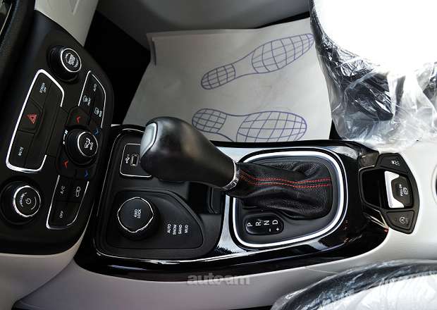 Jeep Compass 2019 — լուսանկար 8