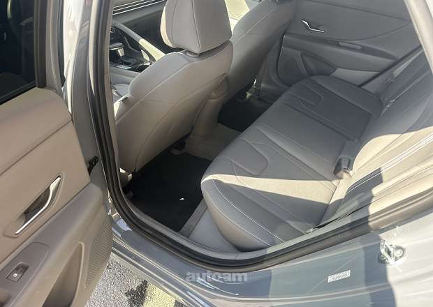 Hyundai Elantra 2021 — լուսանկար 13