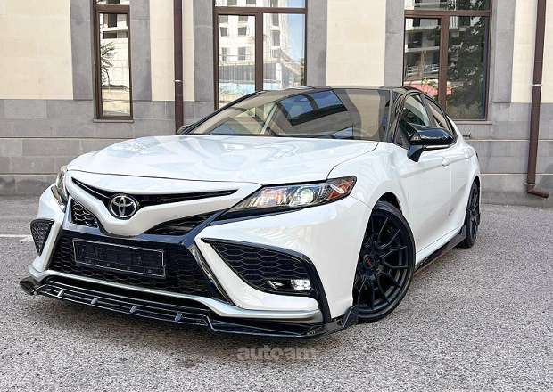 Toyota Camry 2022 — photo 1