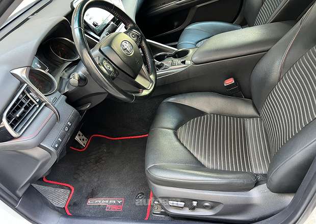 Toyota Camry 2022 — photo 3