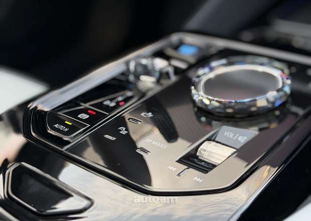 BMW i5 2025 — фото 11