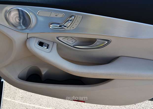 Mercedes-Benz C 300 2017 — photo 12
