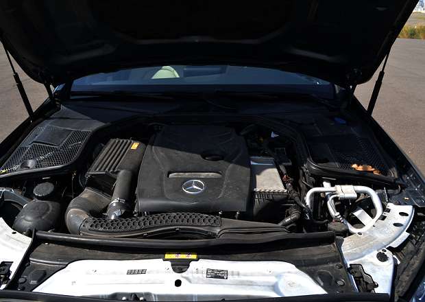 Mercedes-Benz C 300 2017 — photo 13