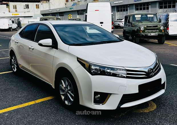 Toyota Corolla 2014 — photo 2