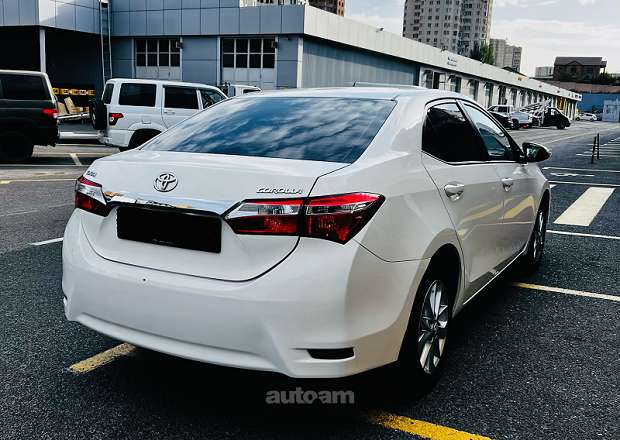 Toyota Corolla 2014 — photo 3