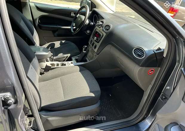 Ford Focus 2011 — լուսանկար 8