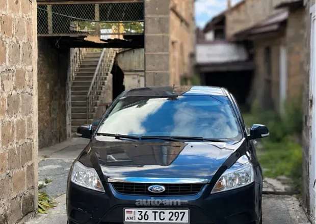 Ford Focus 2011 — լուսանկար 1