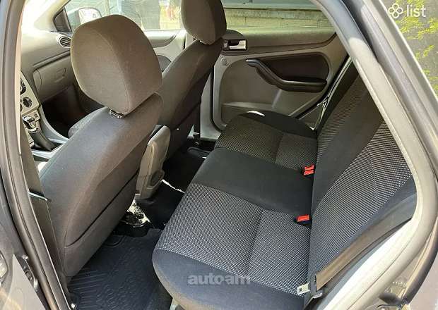 Ford Focus 2011 — լուսանկար 10