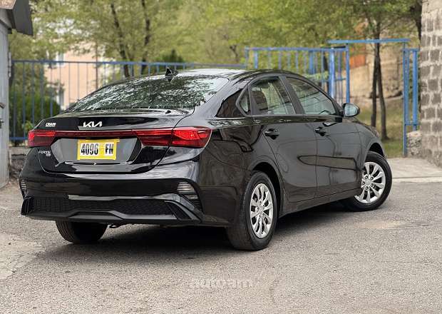 Kia Forte 2023 — լուսանկար 10