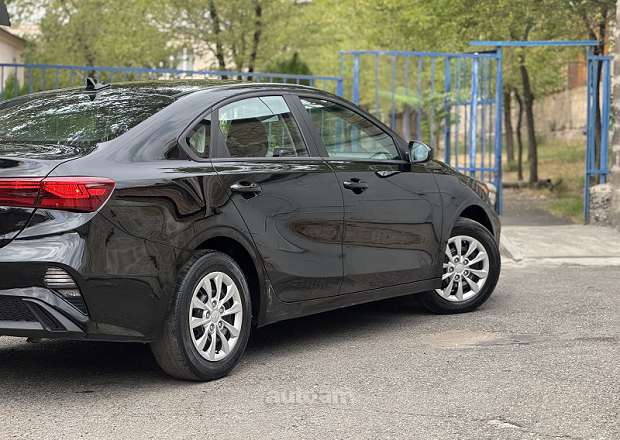 Kia Forte 2023 — լուսանկար 9