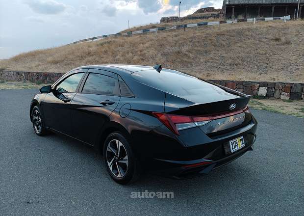 Hyundai Elantra 2021 — լուսանկար 3