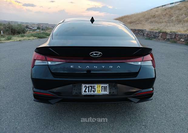 Hyundai Elantra 2021 — լուսանկար 8