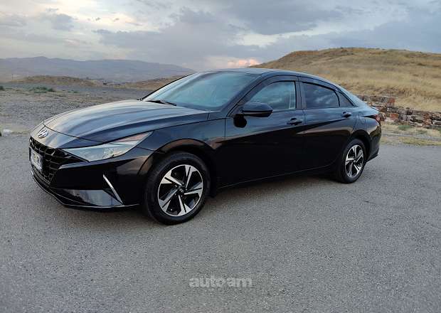 Hyundai Elantra 2021 — լուսանկար 12