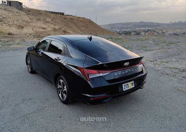 Hyundai Elantra 2021 — լուսանկար 11