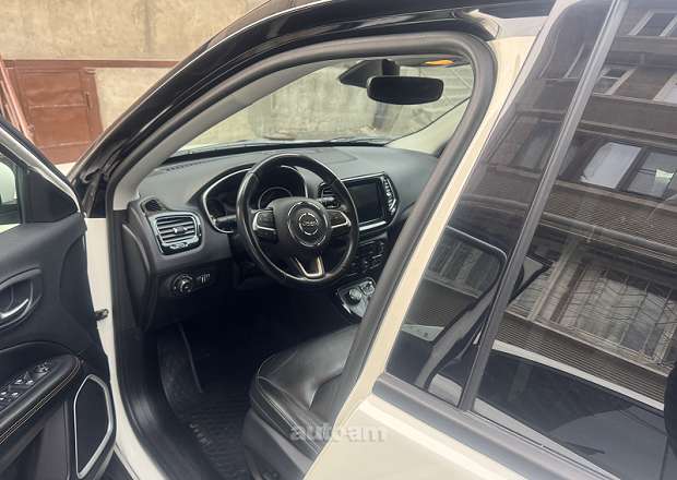 Jeep Compass 2019 — լուսանկար 3