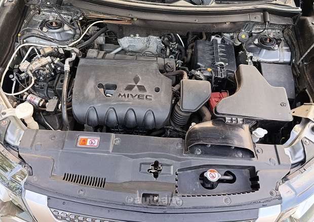 Mitsubishi Outlander 2019 — լուսանկար 1
