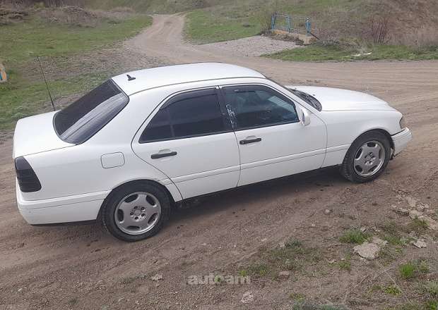 Mercedes-Benz 180 1995 — photo 1