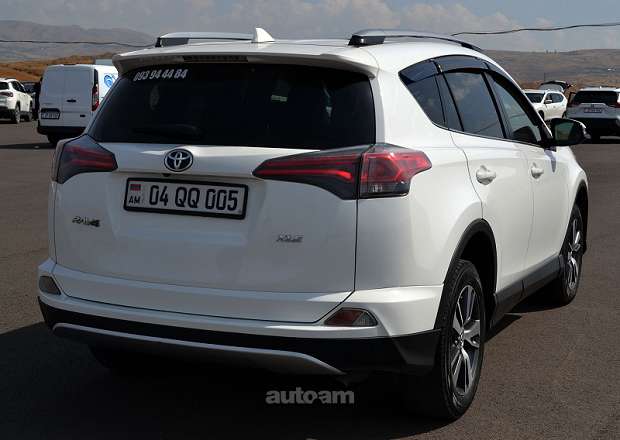 Toyota Rav 4 2018 — photo 15